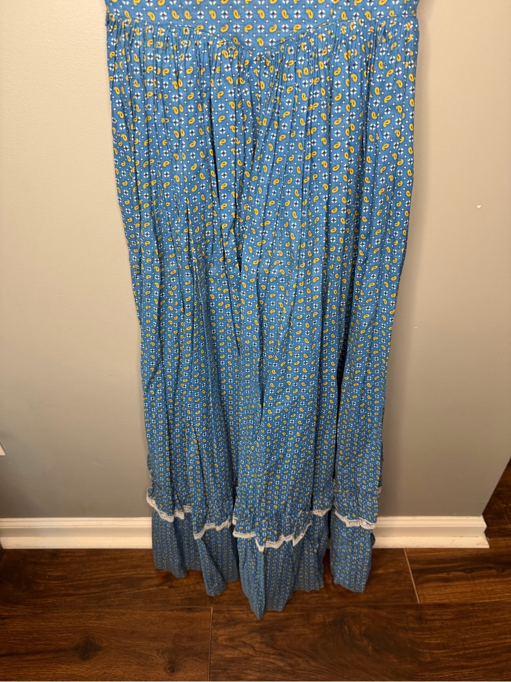 Vintage 1970s Paisley Calico Prairie Maxi Dress with Matching Bonnet - Picture 5 of 13